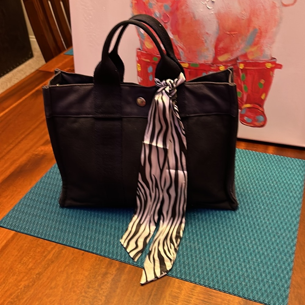 Hermes Fourre Tout PM Tote Bag Canvas
Navy blue
